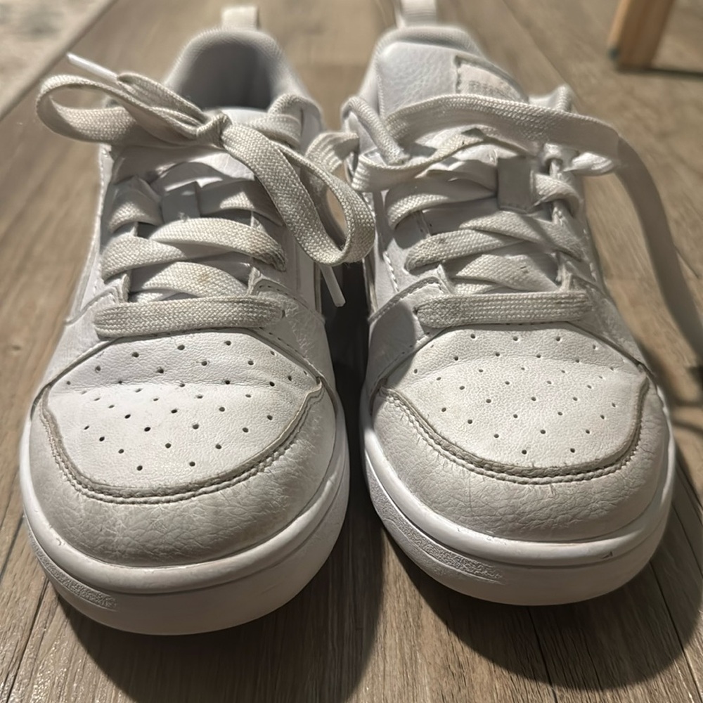 Boys Puma Sneakers Size 12.5

Great condition